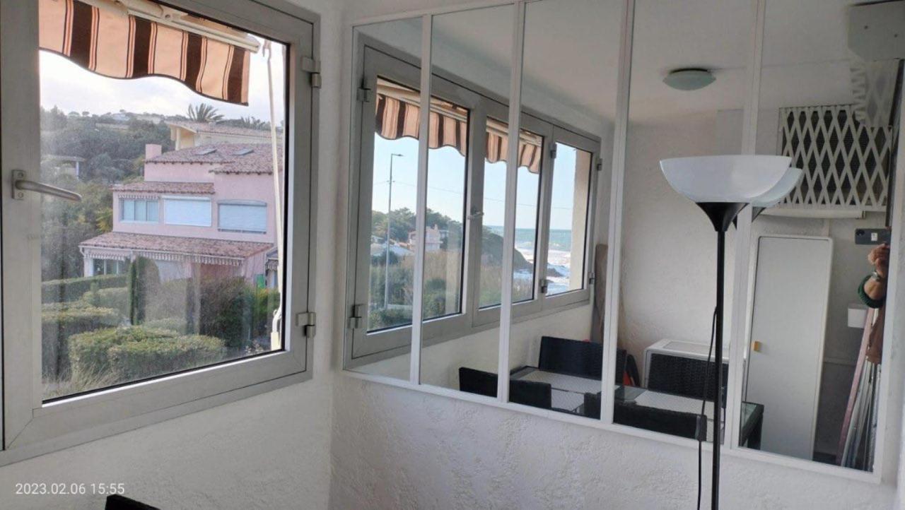 Entre St-Raphael Et St-Tropez. Studio Pieds Dans L'Eau, A Partir De 600 Euros/Semaine. Saint Aygulf Exterior foto